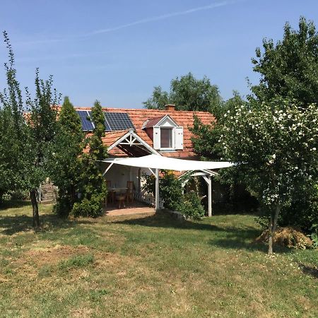 Csobánc Szerelem-Nemzeti Park-Önalló Ház Gyulakeszi Exterior foto